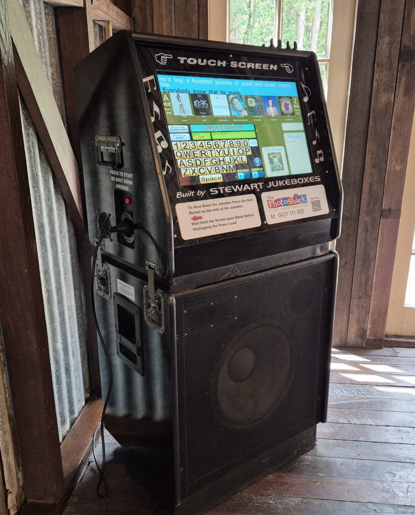 Jukebox & Karaoke Machine